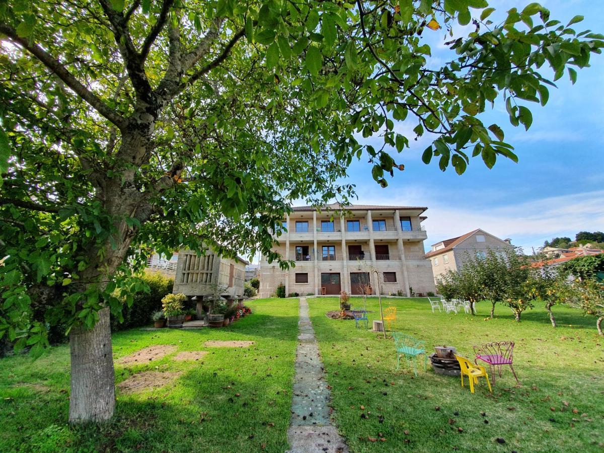 Apartamentos Ria De Aldán Esterno foto