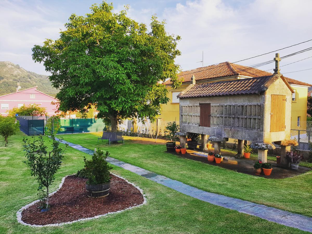 Apartamentos Ria De Aldán Esterno foto